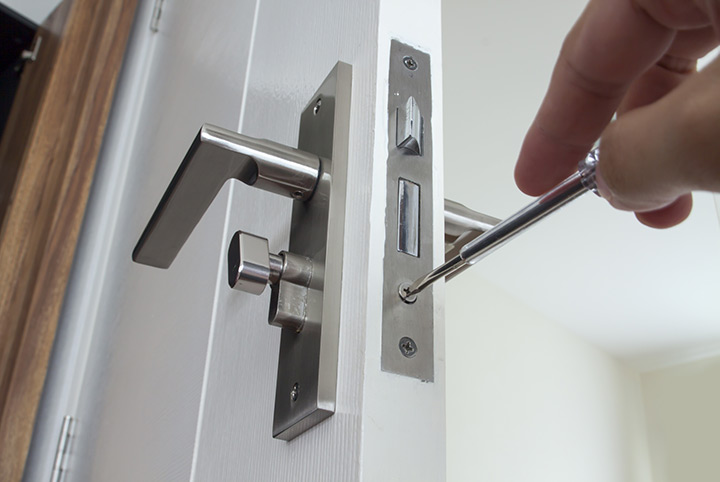 Our local locksmiths are able to repair and install door locks for properties in North Lambeth and the local area.